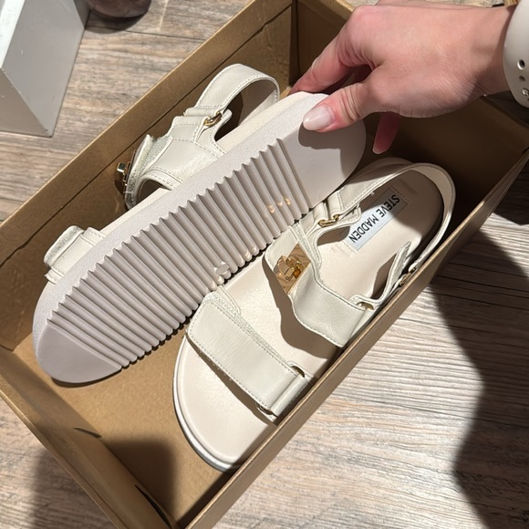 Steve Madden Mona Bone Flatforn Sandals - Picture 4 of 4